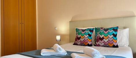 2 bedrooms, bed sheets