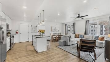 Condo, 2 Bedrooms | Interior