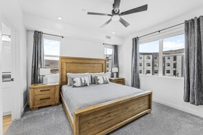 2 Schlafzimmer, Schreibtisch, laptopgeeigneter Arbeitsplatz