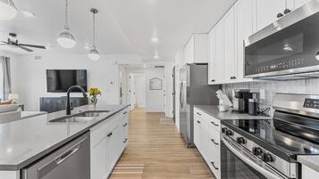 Condo, 2 Bedrooms | Private kitchen | Fridge, oven, coffee/tea maker, toaster