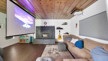 獨棟房屋, 3 間臥室 | 起居區 | 智慧型電視