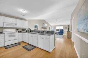 Fridge, microwave, oven, stovetop - *TB 39C* Peaceful retreat in the heart of True Blue (Pawleys Island)