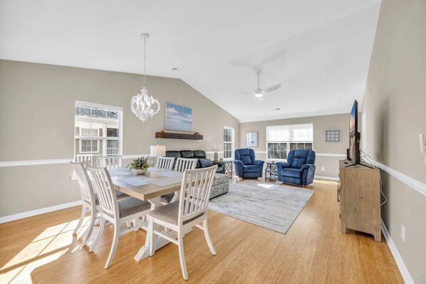 Dining - *TB 39C* Peaceful retreat in the heart of True Blue (Pawleys Island)