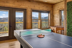 Cabaña, 4 habitaciones | Sala de juegos