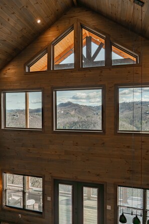 Cabin, 4 Bedrooms | Interior