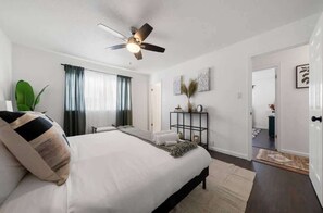 3 bedrooms, iron/ironing board, WiFi, bed sheets