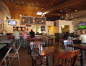 Bar (on property) - Central 2BR, 1BA & Arcade Crib in the heart of Sac (Sacramento)