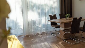 Apartment, Lake View | In-room dining