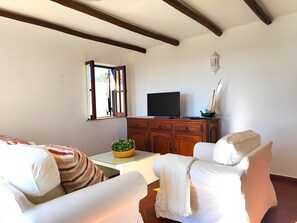 Living room - Lagos High Point Nature 1 by Homing (Lagos)