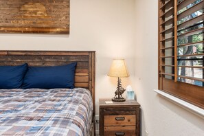 5 bedrooms, WiFi, bed sheets