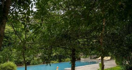Klov Resort & Spa