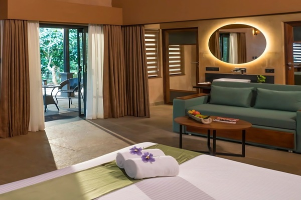Kalindi Suite Cottage | Seprai premium, dilengkapi dengan perabotan berbeda-beda, dan meja kerja