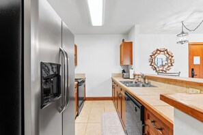 Fridge, microwave, oven, stovetop - Top-Floor Condo with Mountain Views, Pool Access & 2-Minutes to Ski Village! (Keystone)