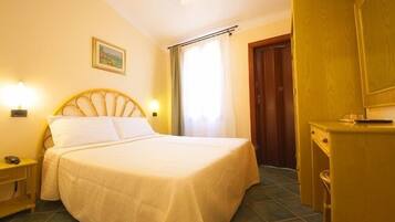 Camera Basic con letto matrimoniale o 2 letti singoli | Una scrivania, Wi-Fi gratuito