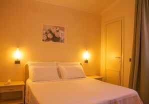 Basic Double or Twin Room | Desk, free WiFi - Hotel Danila (Scaglieri)