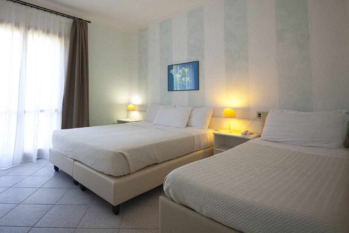Comfort Triple Room | Desk, free WiFi