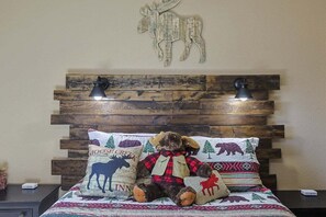 3 bedrooms, free WiFi - Mountain Views! Cozy, Modern Home in Great Location (Pagosa Springs)