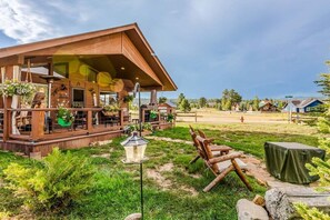 Terrace/patio - Mountain Views! Cozy, Modern Home in Great Location (Pagosa Springs)