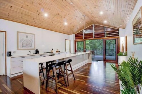 Sandalwood – 50m to beach