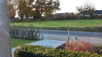 House, 4 Bedrooms, Accessible, Hot Tub | Property grounds