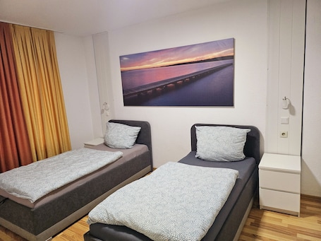 2 bedrooms, free WiFi, bed sheets. Spacious apartment for 4 people directly opposite the Zeche Zollverein.