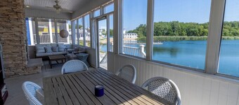 Pet-friendly & Lake-front in Beachwalk Resort!