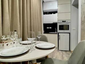 Appartement, 1 chambre, accessible aux personnes à mobilité réduite | Salle à manger