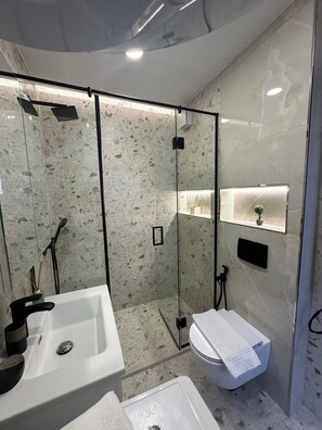Apartment, 1 Schlafzimmer, barrierefrei | Badezimmer