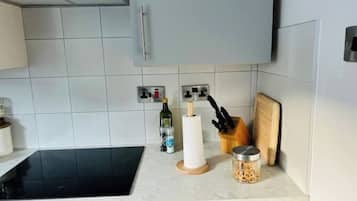 Fridge, microwave, oven, coffee/tea maker