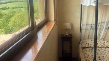 9 chambres, fer et planche Ă repasser, Wi-Fi, draps fournis