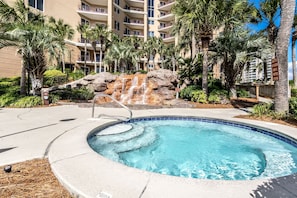 A heated pool - July 5-11 Now Open*On Beach*Golf Cart*Tropical Pool*Tiki Bar Kiddie Pool*Hot Tub (Miramar beach)
