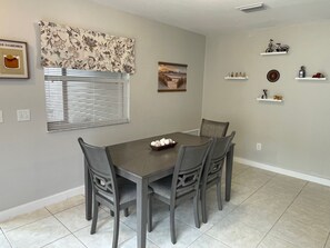 Dining - Stylish Home in Duval w/Granite, Tile Floors, Glass Lanai & Gas Golf Cart! (The Villages)