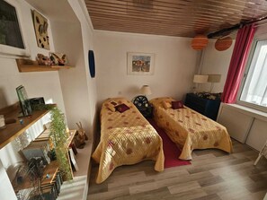 2 chambres, fer et planche à repasser, Wi-Fi gratuit