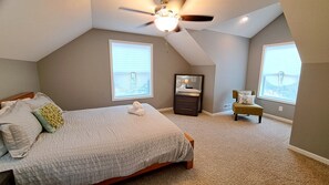 5 bedrooms, iron/ironing board, free WiFi, bed sheets