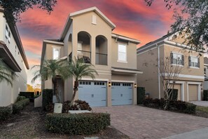 Exterior - Golf Course View, Heated Pool, Arcade & Theater! (Kissimmee)
