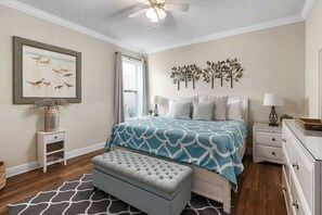 5 habitaciones, tabla de planchar con plancha, wifi y ropa de cama