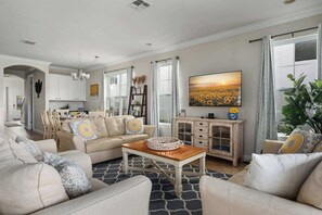 Téléviseur, jeux vidéo, bureau