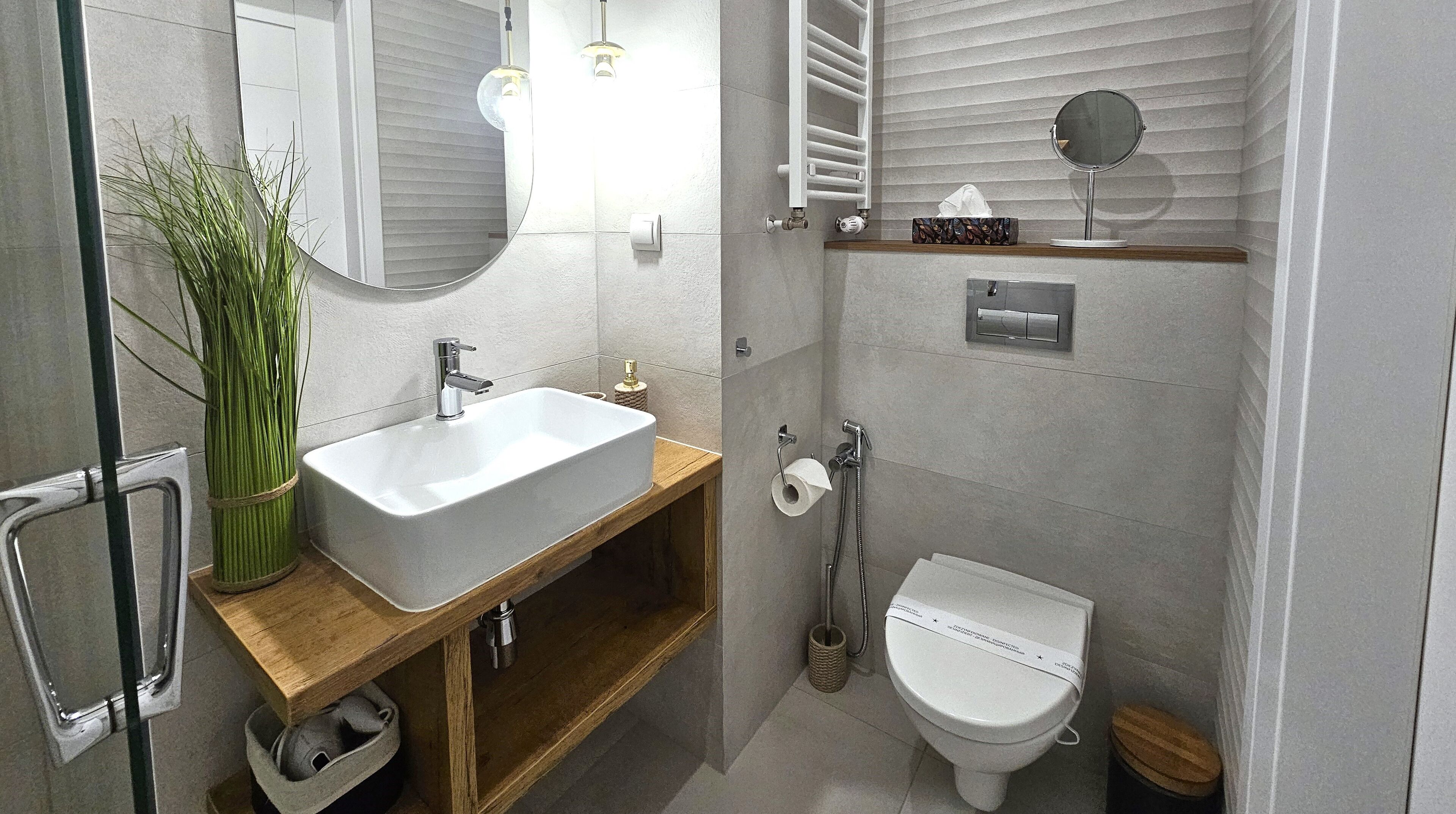 Comfort Apartment, Balcony | Bathroom | Towels, toilet paper