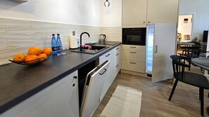 Comfort Apartment, Balcony | Private kitchen | Fridge, microwave, oven, stovetop - Apartament Harmonia 12 - 365PAM (Ustronie Morskie)