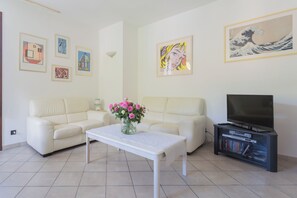 TV de tela plana 32 polegadas com canais a cabo