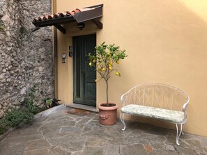 Front of property - Vacation Family Home in Tremezzo by Rent all Como (Tremezzina)