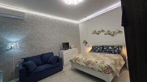 2 bedrooms, iron/ironing board, travel crib, free WiFi - HOUSEHOLD (Palermo)