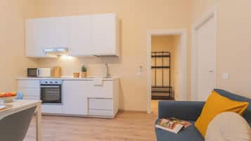Apartment (TIVANO) | Private kitchen | Microwave, oven, espresso maker, electric kettle