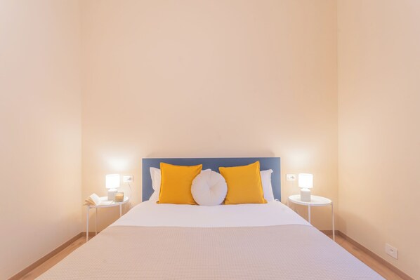 Apartment (TIVANO) | 1 bedroom, iron/ironing board, bed sheets - Simar Apartments nearby Como S.G. Train Station by Rent all Como (Como)