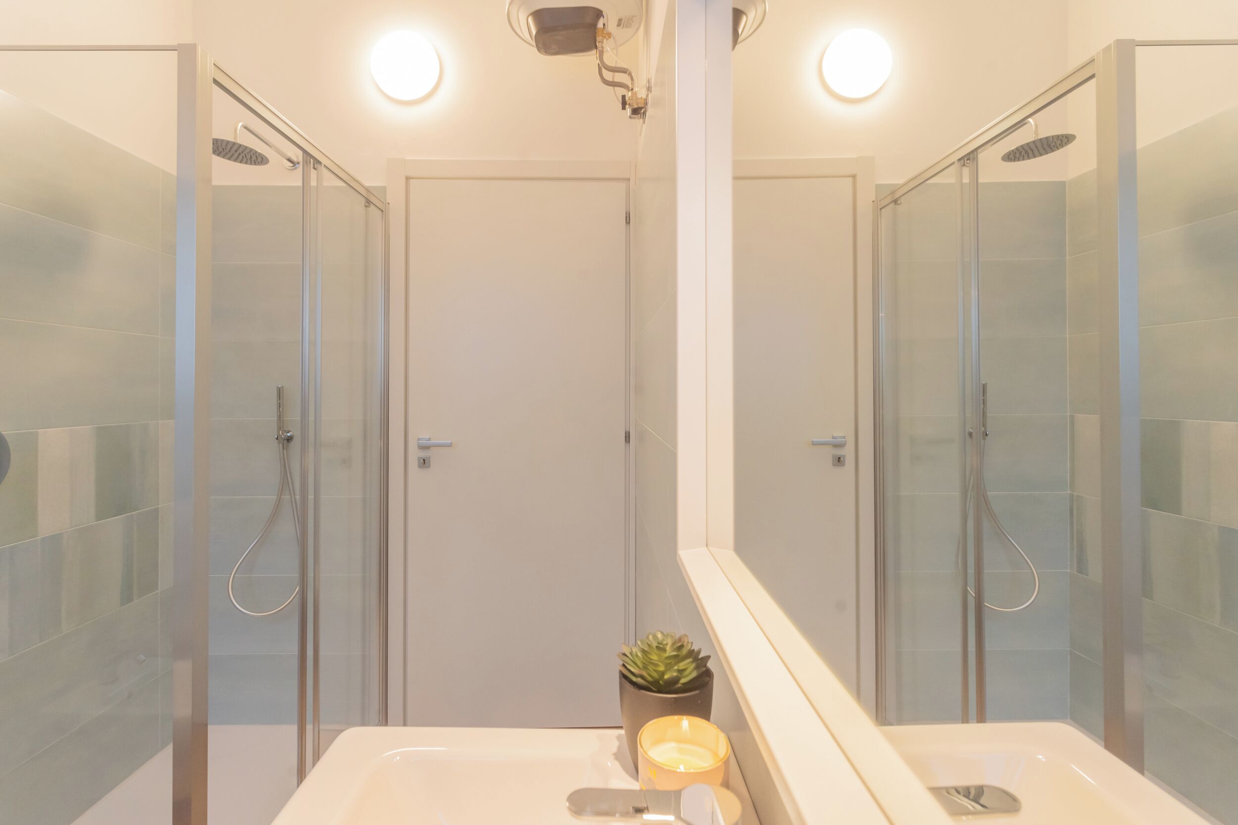 Apartment (TIVANO) | Bathroom | Shower, bidet, towels