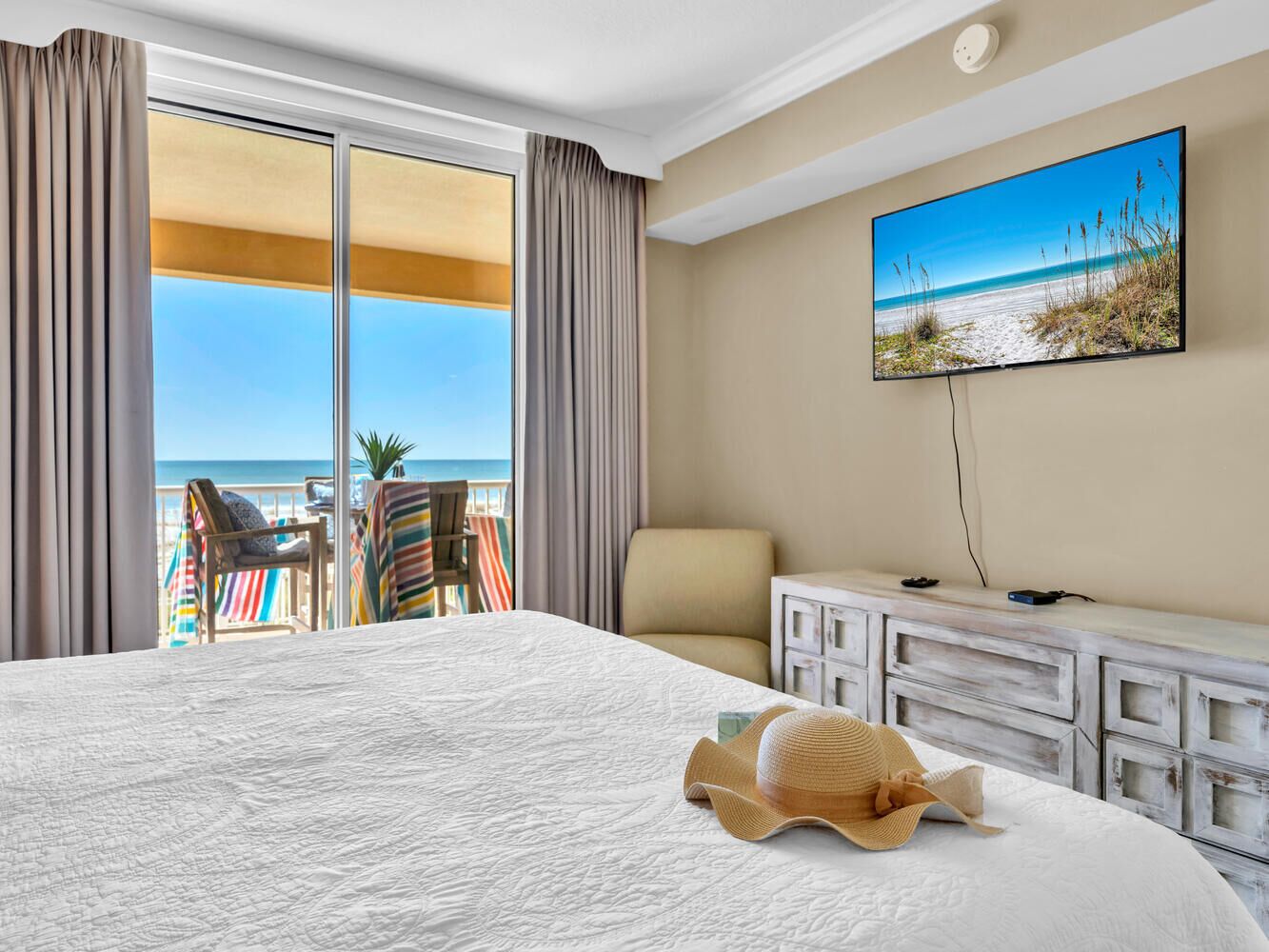 4 bedrooms, iron/ironing board, travel crib, free WiFi