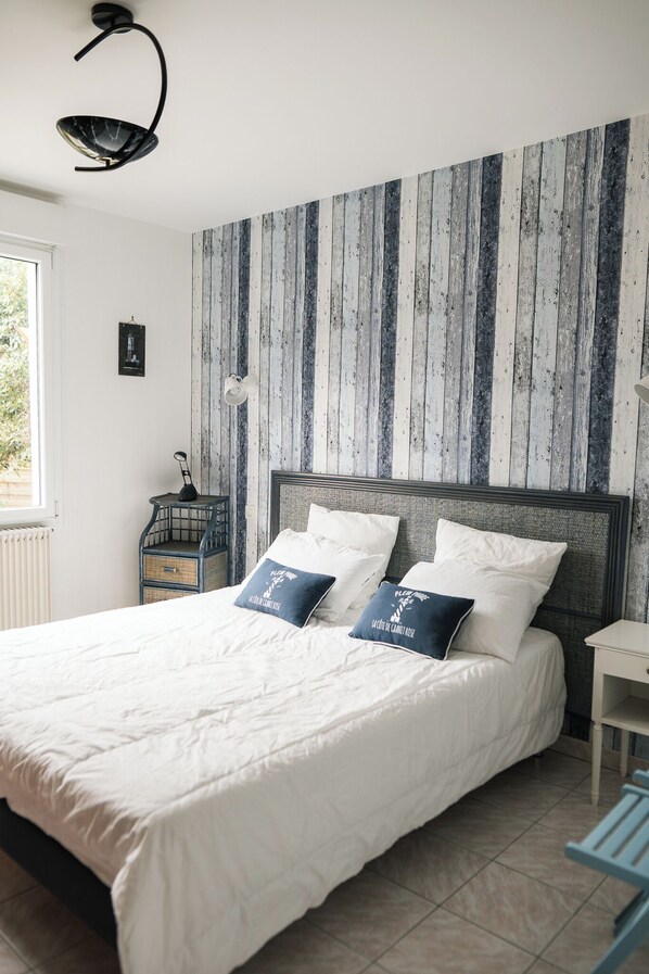 4 bedrooms, iron/ironing board, WiFi