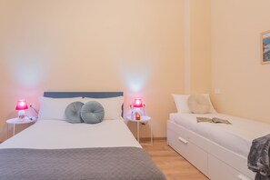 House | 2 bedrooms - Simar Apartments Nearby Como S G Train Station (Como)