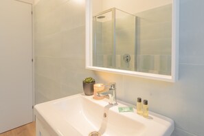 House | 2 bedrooms - Simar Apartments Nearby Como S G Train Station (Como)