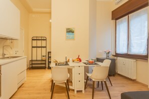 House | 2 bedrooms - Simar Apartments Nearby Como S G Train Station (Como)